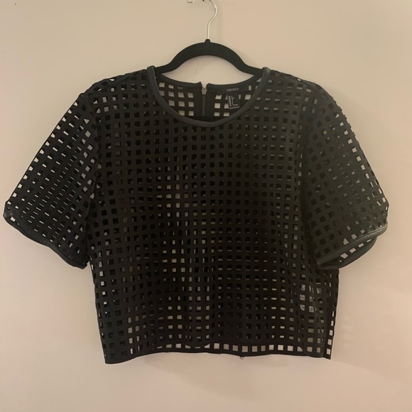 Laser Cutout Top - Picture 2 of 2